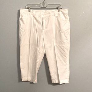 St John’s Bay mid rise Capri pants size 18